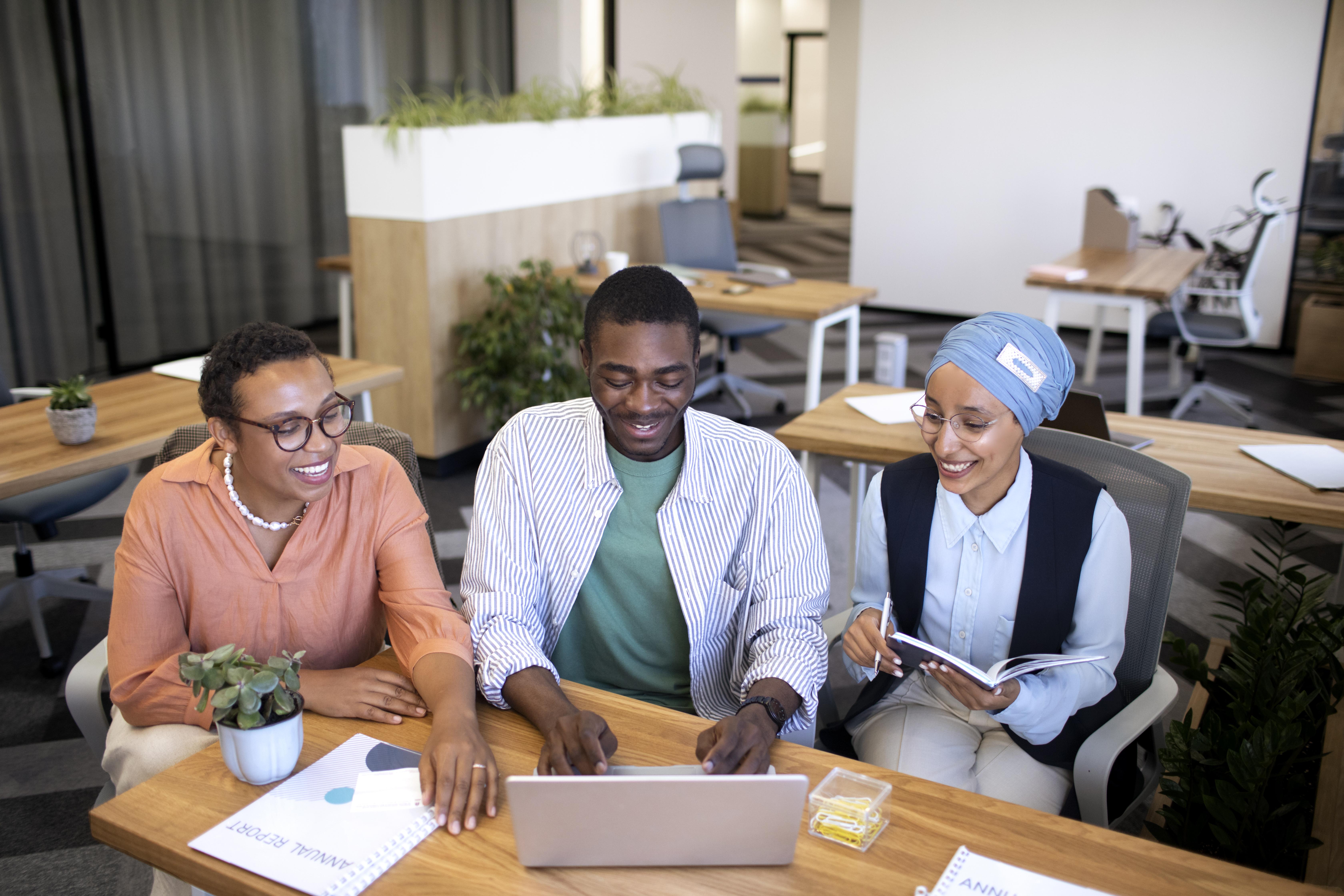 Professionnels au bureau